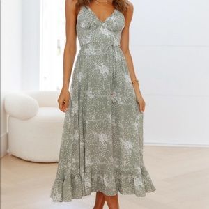 Hello Molly Floral Midi Dress